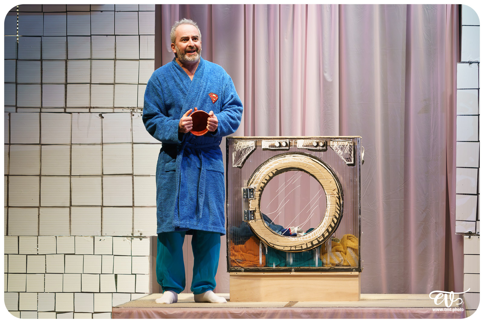 TMTPHOTO 2025.03.05 DERRIERE LE HUBLOT SE CACHE PARFOIS DU LINGE (LES FILLES DE SIMONE) 007